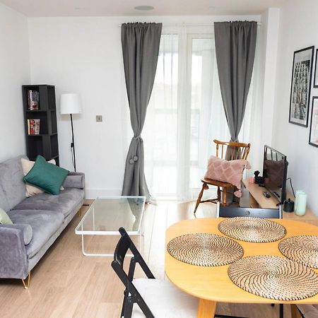 Modern Brixton Apartment London Exterior photo